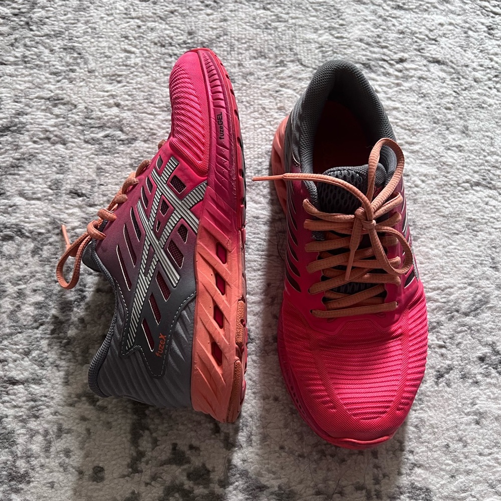 Asics FuzeGEL running sneakers